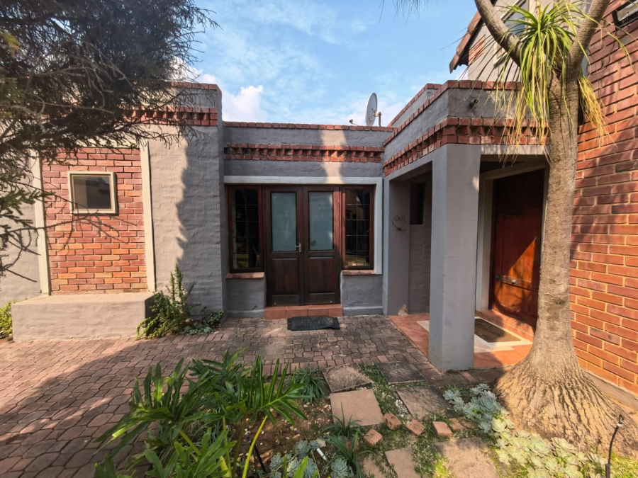 3 Bedroom Property for Sale in Waterval East North West